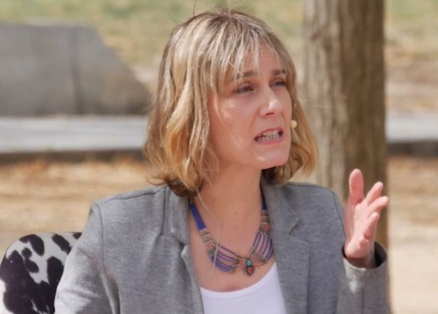 Jessica Albiach fa la pilota a Irene Montero i la defensa com un 