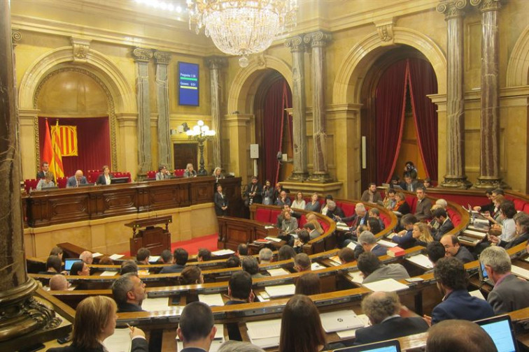 El Parlament debat les dues primeres lleis del nou Govern