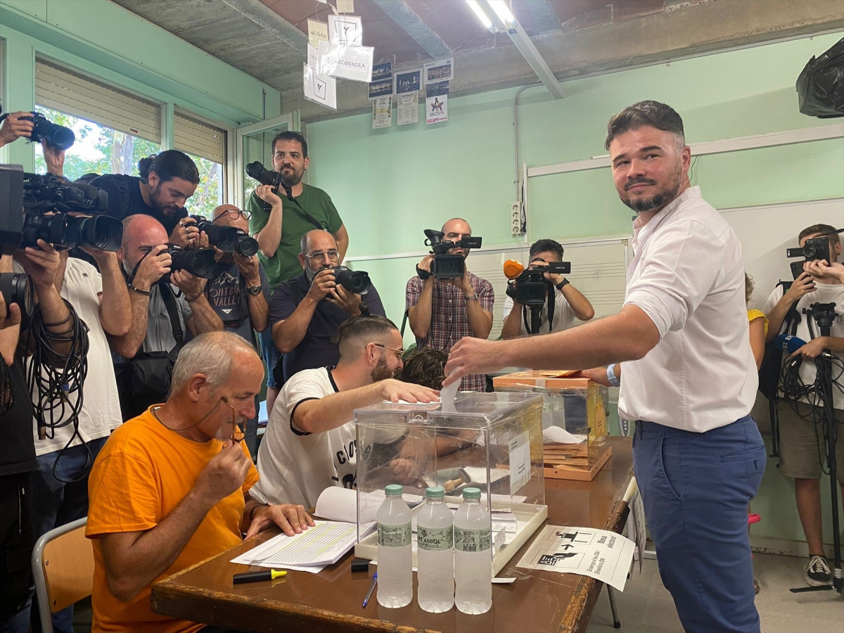 EuropaPress 5347082 candidato erc congreso barcelona gabriel rufian vota elecciones generales