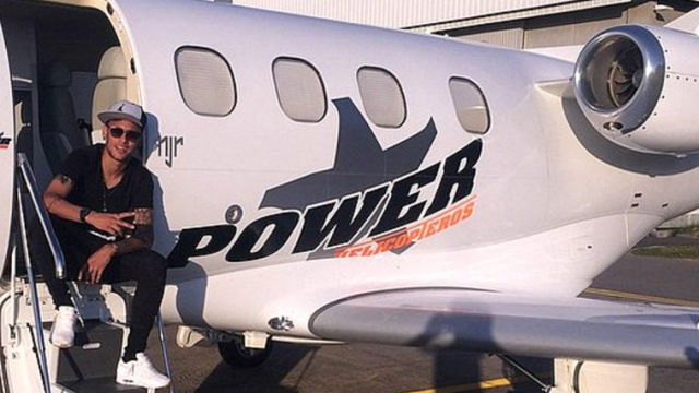 Neymar avion