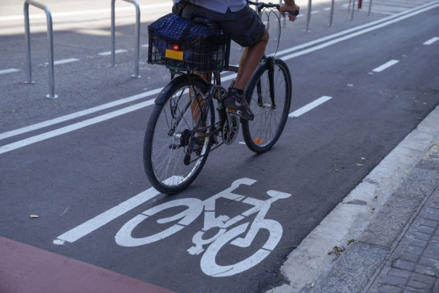EuropaPress 4909999 imagen carril bici barcelona