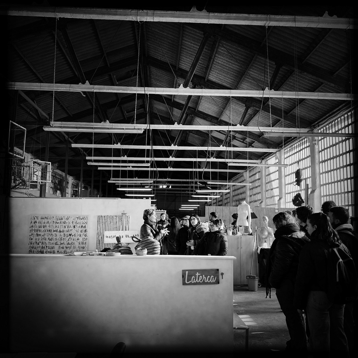 Serra i Abella Visita a La Terca   Nau Tonal'h amb alumnes de l'escola Serra i Abella, dins del projecte Espais DCLH el 2023. Au