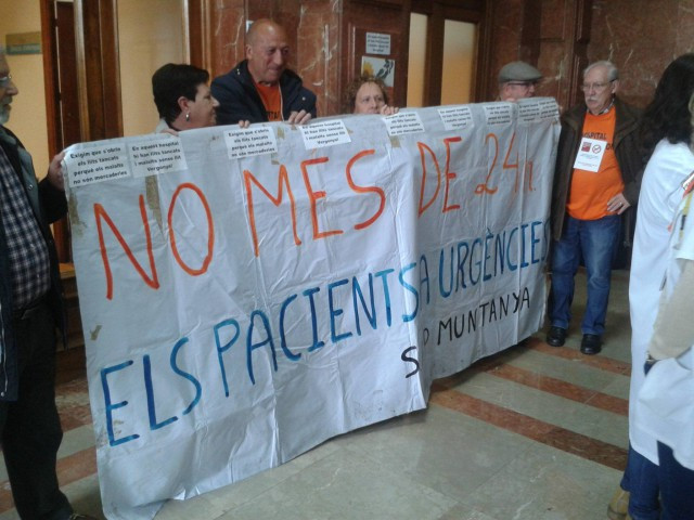 Mobilització per l'obertura de la novena planta de la Vall d'Hebron per descongestionar les urgències