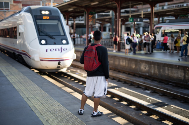EuropaPress 5366864 viajeros estacion cercanias chamartin agosto 2023 madrid espana incidencia