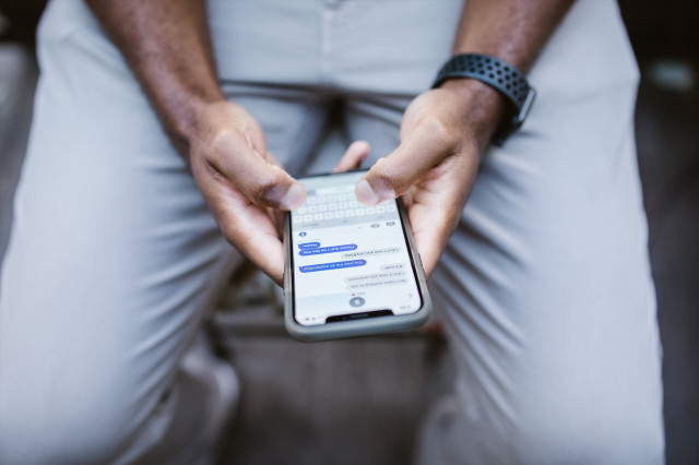 EuropaPress 5534543 mensajes smartphone
