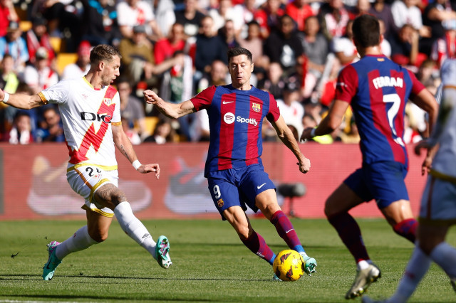EuropaPress 5599543 robert lewandowski of fc barcelona in action during the spanish league
