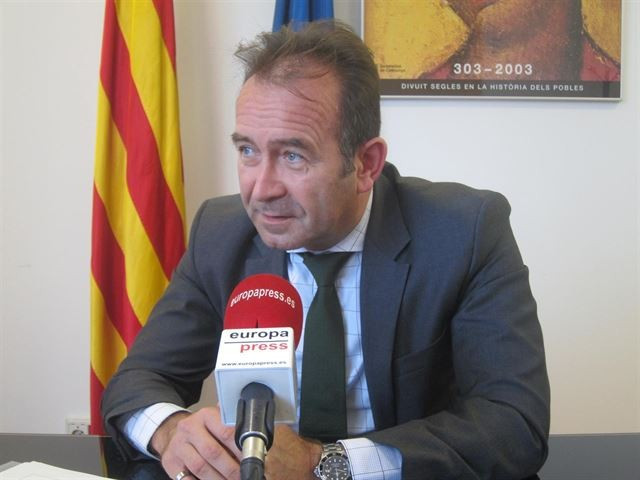 A Miki no li compren la 