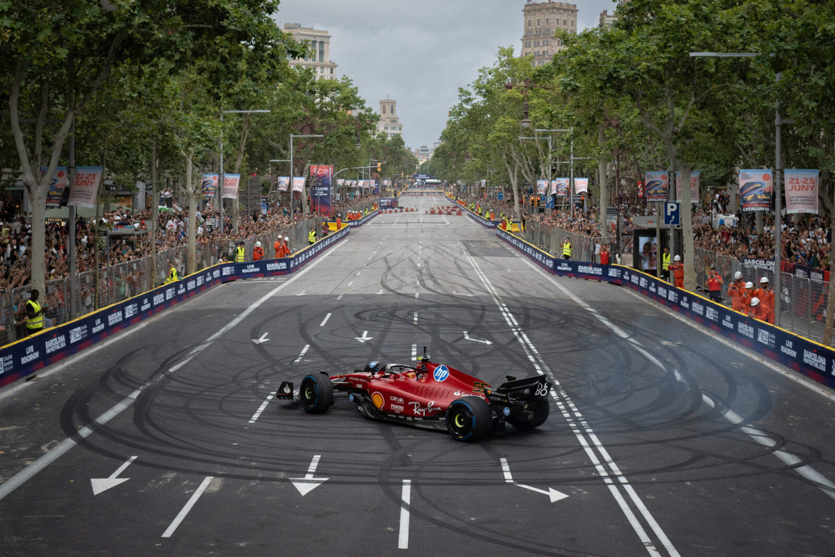Europapress 6042135 piloto f1 carlos sainz celebracion formula live barcelona road show paseo 1600 1067