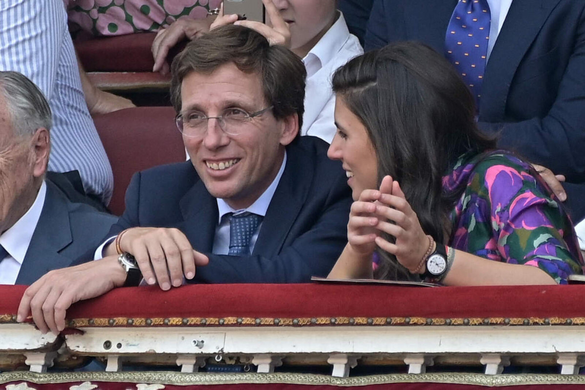 Europapress 5279383 alcalde madrid jose luis martinez almeida novia teresa urquijo plaza toros 1600 1067