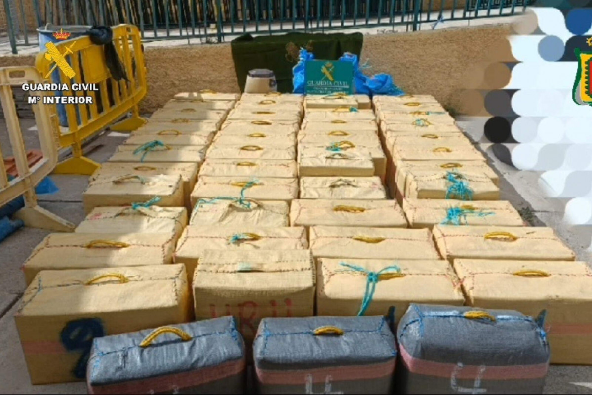 Europapress 5935527 interceptada neumatica mas 1700 kg hachis litoral santa cruz tenerife 1 1600 1067
