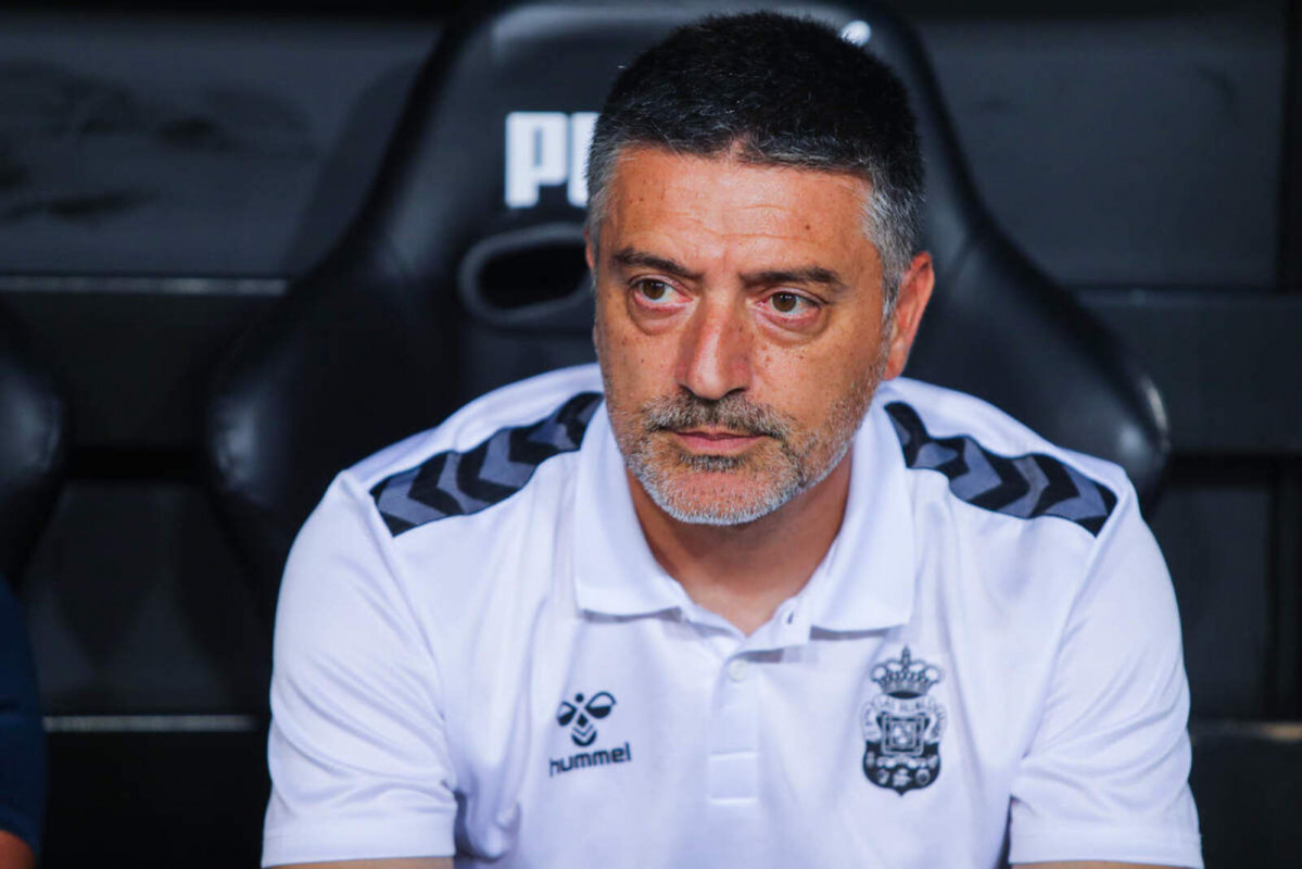 Europapress 5386651 francisco javier garcia pimienta head coach of palmas looks on during the 1600 1067
