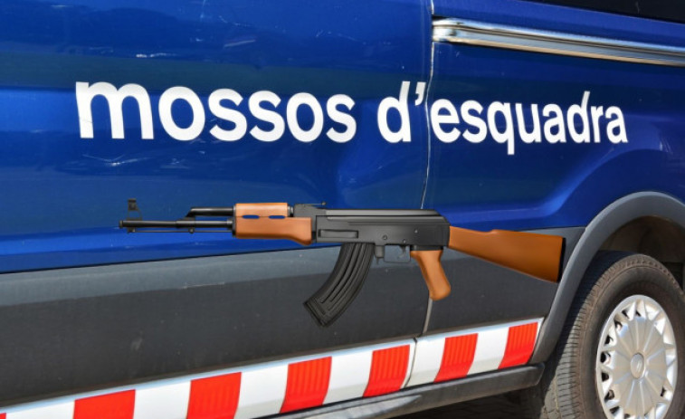 Investiguen un robatori amb una arma estil AK-47 en un supermercat del Vendrell