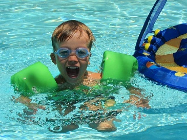 PISCINA NIOS 1