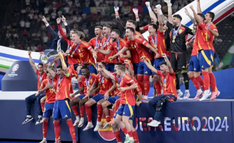 La selecció espanyola puja al lloc 3 del rànquing FIFA pel triomf a l'Euro