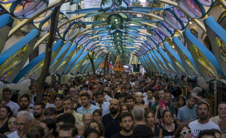 Les Festes de Gràcia comencen dimecres amb una nit sense música i sense correfoc