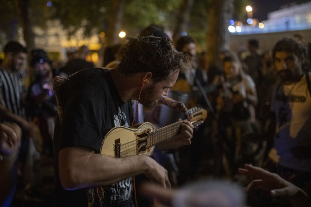 Comencen les Festes de Sants a Barcelona: coneix el programa, horaris i activitats
