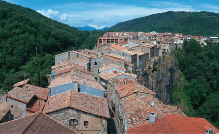 Castellfollit de la Roca: un poble medieval amb vistes impressionants