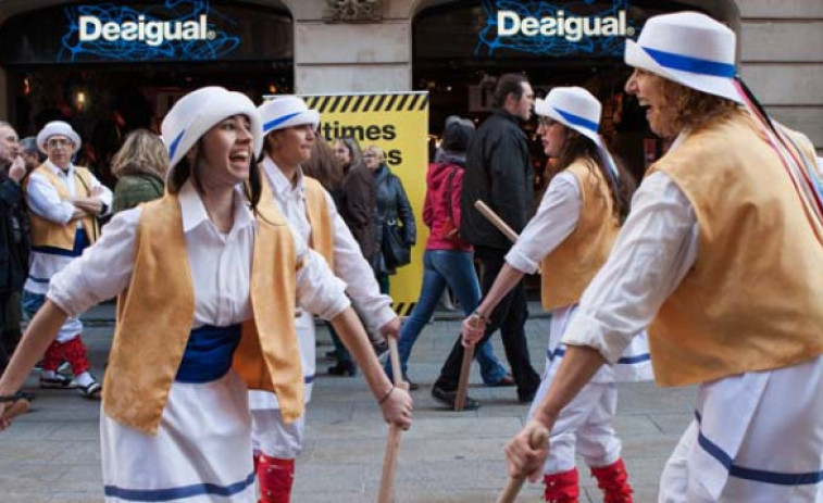 Prou sardanes! Coneix altres balls tradicionals de Catalunya