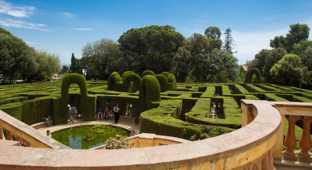 Descobriu l'encant del Laberint d'Horta: un viatge nostàlgic al cor de Barcelona