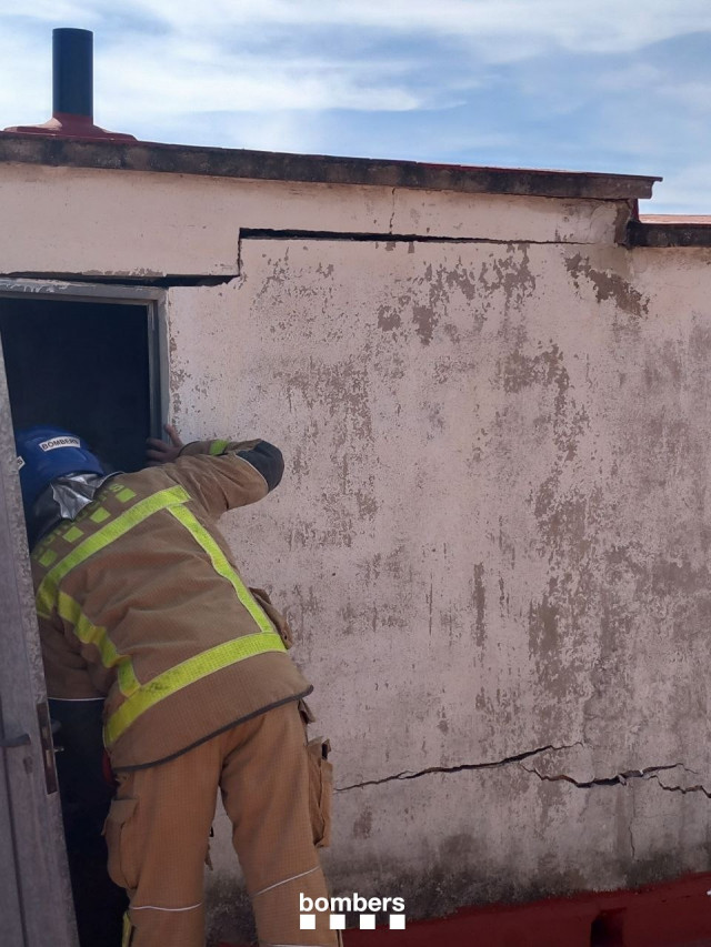 Desallotgen preventivament els veïns de dos edificis de Tarragona per esquerdes