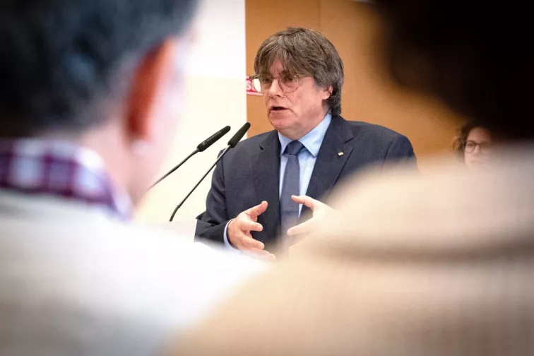 PSOE i Puigdemont es reuneixen a Suïssa per intentar reconduir les relacions