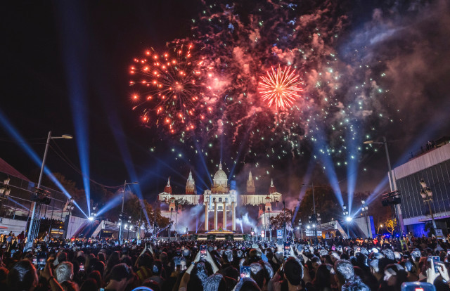 VÍDEO: L'espectacular piromusical de Barcelona amb la música de Rosalía