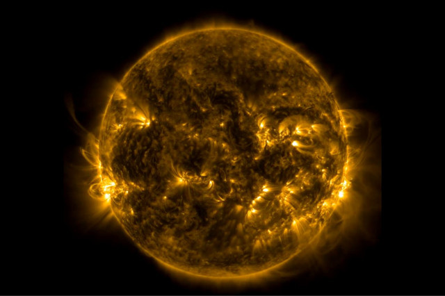 Una tempesta solar arribarà aquesta tarda a la Terra i podria afectar les xarxes elèctriques