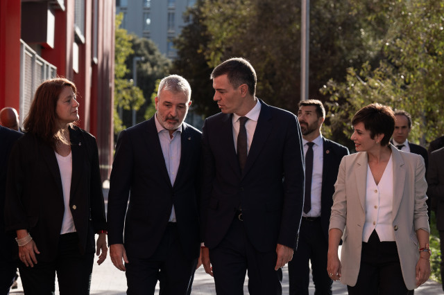 VÍDEO: Pedro Sánchez visita habitatges de protecció oficial a La Marina del Prat Vermell