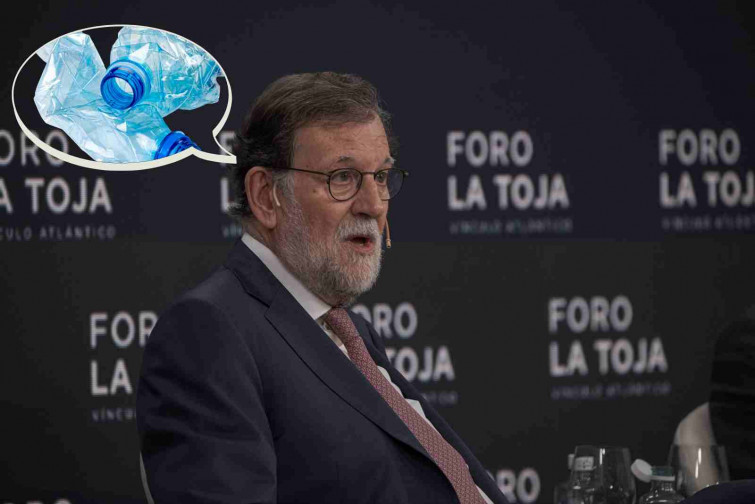 VÍDEO | El gran drama de Rajoy: no sap beure aigua amb els nous taps adherits a les ampolles