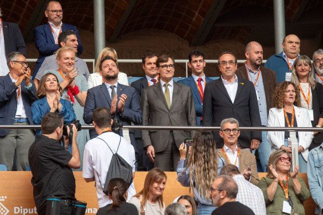 Illa, Rull, Viñuales i Hernández assisteixen al Concurs de Castells a Tarragona