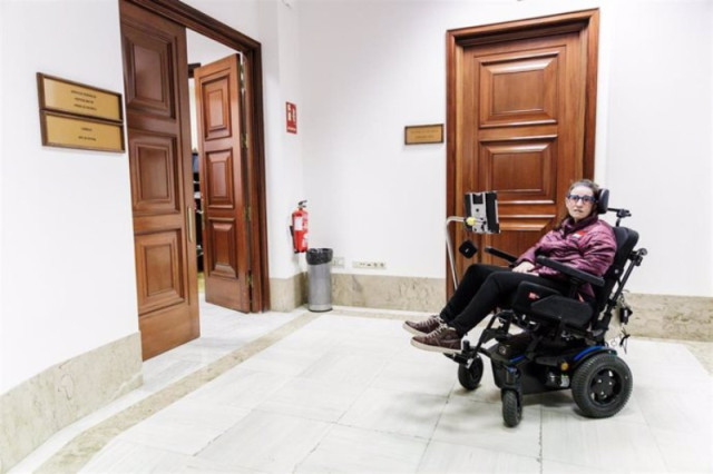 Llum verda a la Llei ELA: investigació, assistència 24 hores i reconeixement de la discapacitat