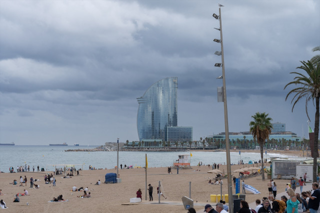 Barcelona desactiva l'alerta per mal estat del mar