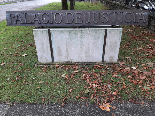 Cinc anys de presó per a un home que va abusar sexualment de la filla adolescent de la parella