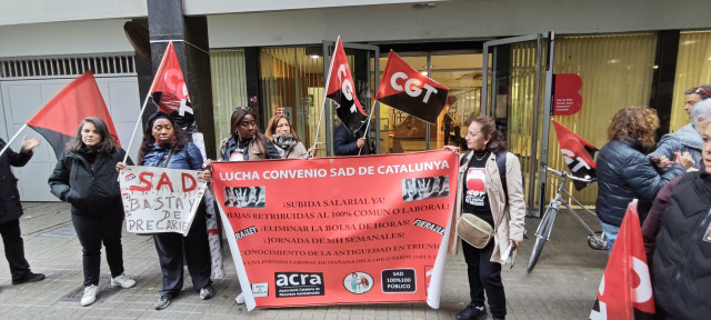 El SAD pressiona l'Ajuntament de Barcelona amb encadenaments per aconseguir un conveni just