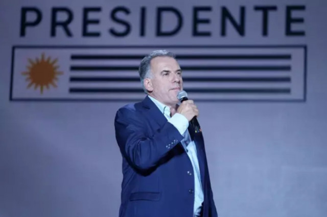 Yamandú Orsi guanya les eleccions a l'Uruguai amb prop de la meitat dels vots