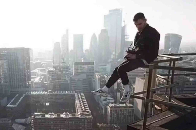Un influencer mor després de caure des d'un pont a Espanya mentre gravava un vídeo per a xarxes socials