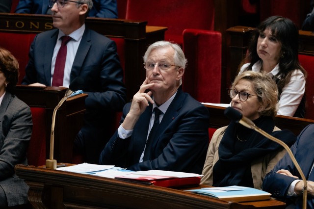Triomfa la moció de censura a França i cau el Govern