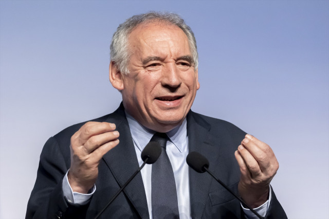 Macron nomena el centrista François Bayrou nou primer ministre de França