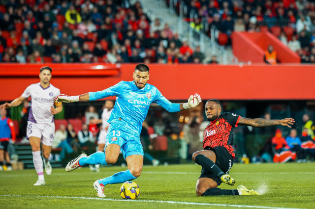 El Girona es deixa remuntar a Mallorca i no aconsegueix reaccionar davant deu jugadors (2-1)