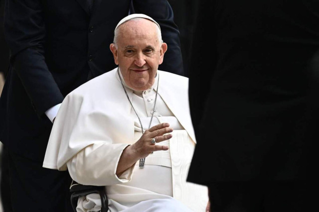El Papa demana des de Còrsega 