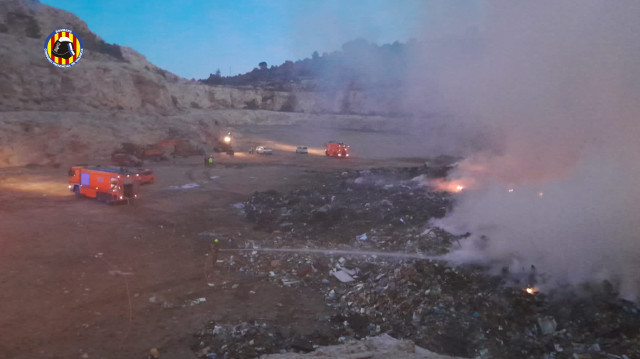 Un incendi a Alberic (València) obliga a evacuar dues residències