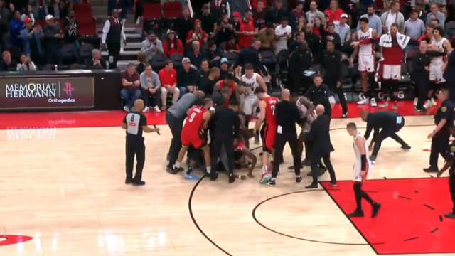VÍDEO | Ball de bastons a l'NBA: Amen Thompson i Tyler Herro acaben a cops a la pista