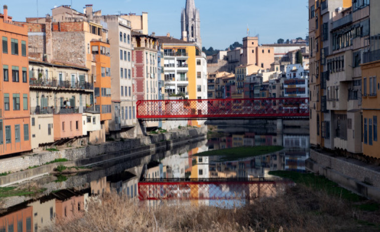 Escàndol amb l'okupació a Girona: la policia desallotja una família de casa seva i permet l'entrada d'ocupes