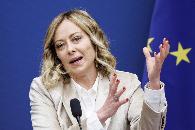 Meloni descarta una annexió de Groenlàndia “per la força” i justifica les paraules de Trump