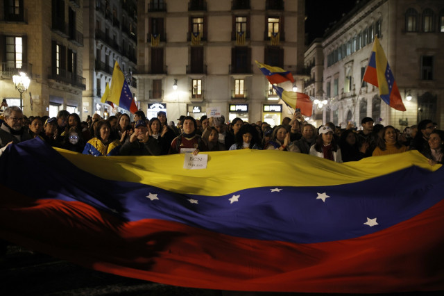 Barcelona demana justícia: 4.000 manifestants clamen pel retorn de la democràcia a Veneçuela