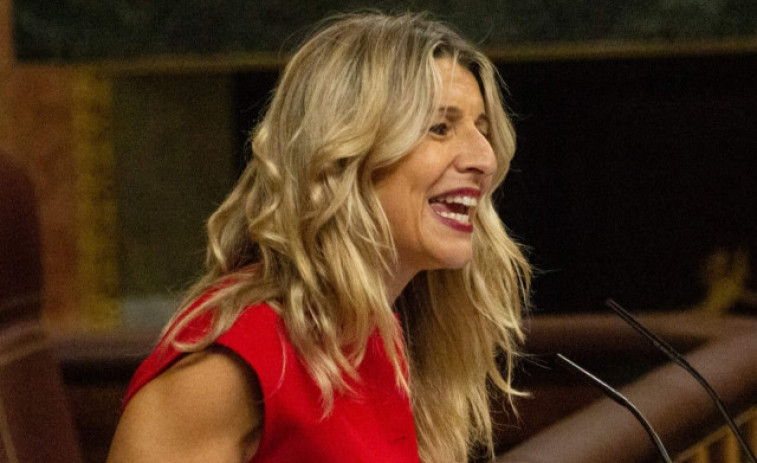 Yolanda Díaz li torna a aixecar la camisa a Pedro Sánchez