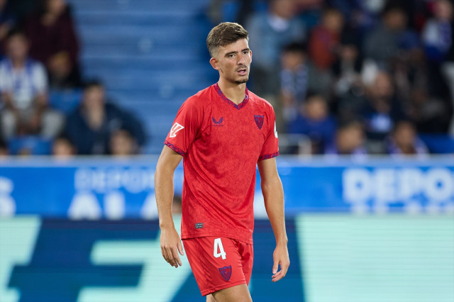 Detingut un jugador del Sevilla FC per forçar targetes grogues per a apostes il·legals