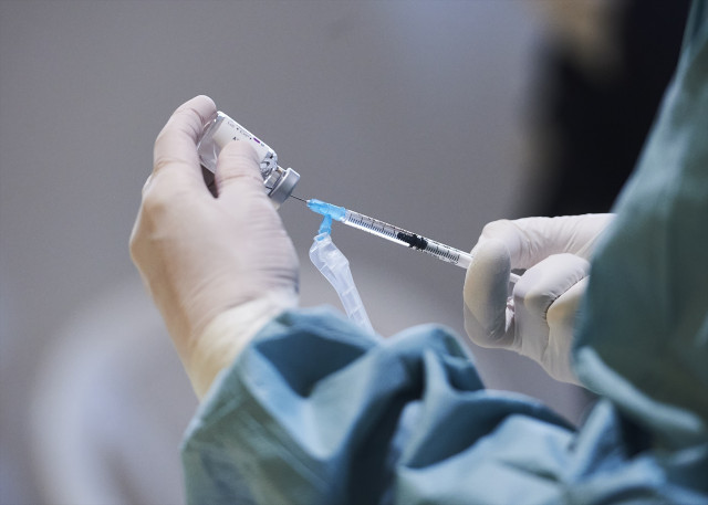 La campanya de vacunació davant de la Covid es queda a mig camí dels objectius marcats per Sanitat