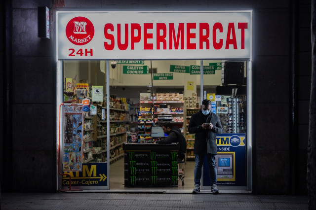 Barcelona va detectar al desembre 24 infraccions laborals a supermercats 24 hores de l'Eixample