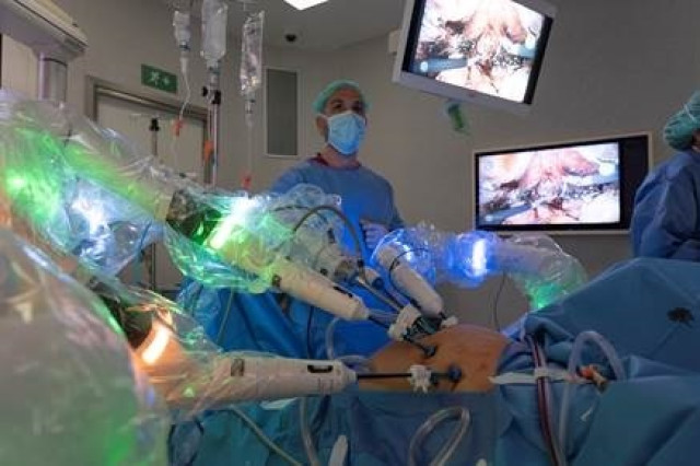 L'Hospital de Bellvitge, el primer d'Espanya amb 4 robots quirúrgics operatius
